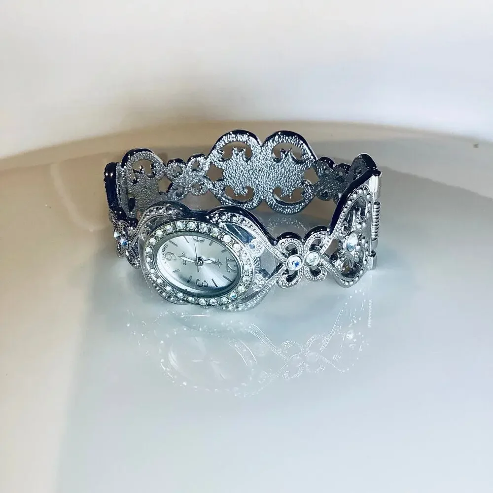 NWOT Fleur de Lis Bracelet Watch